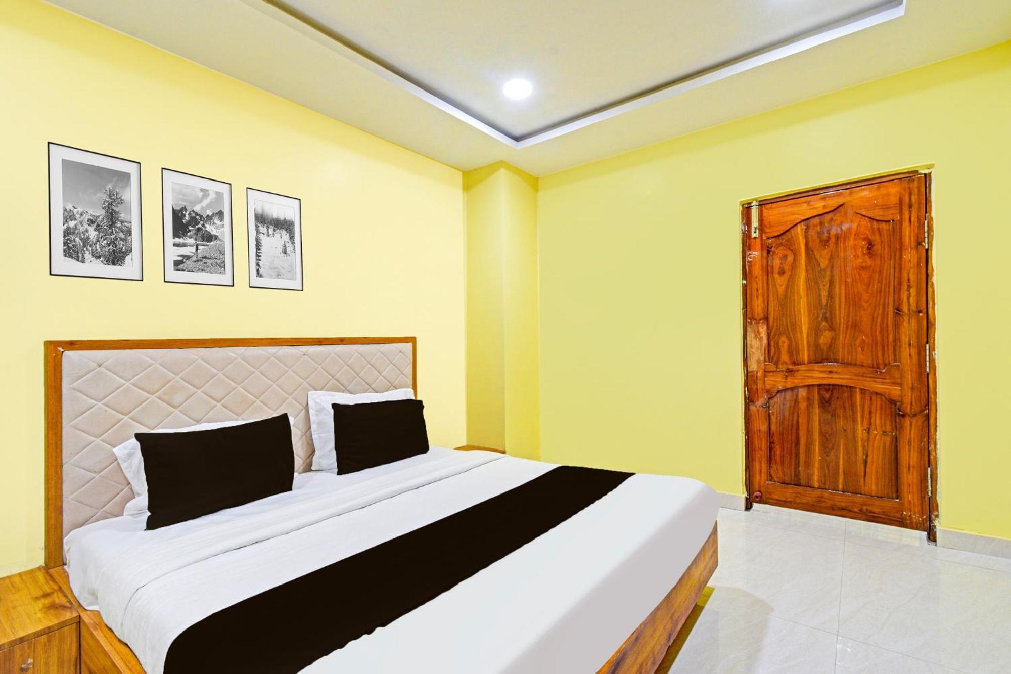 Super Townhouse Mancherial Mancheral Экстерьер фото