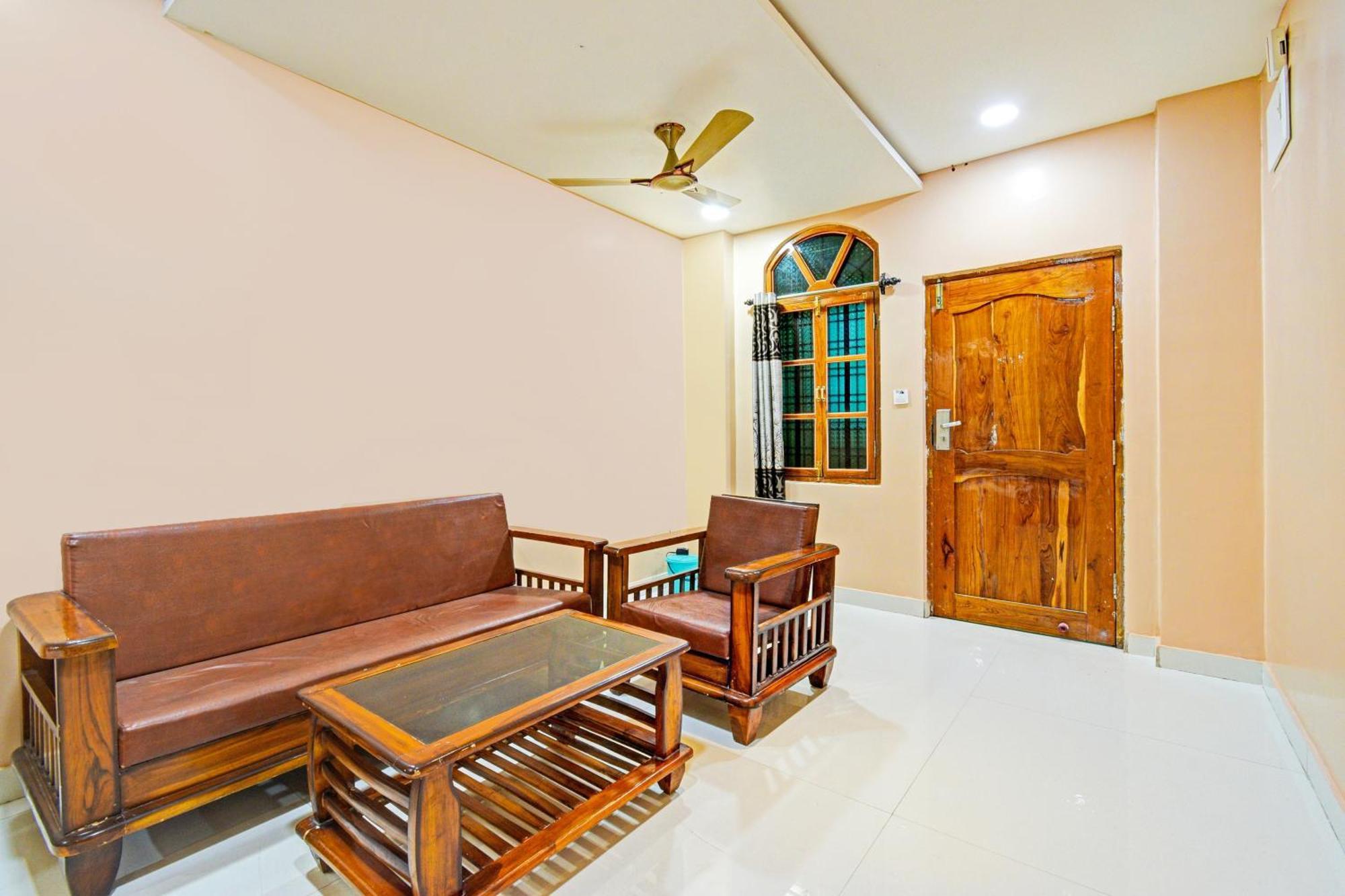 Super Townhouse Mancherial Mancheral Экстерьер фото